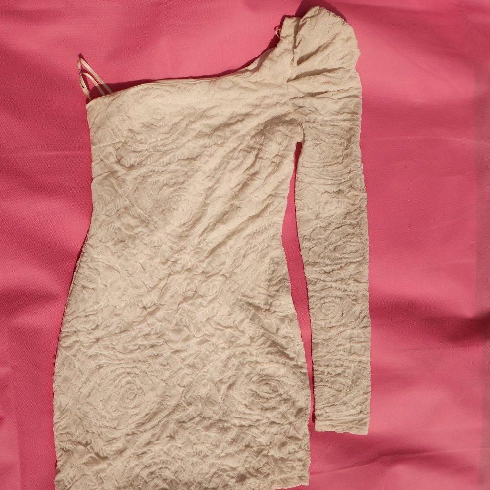 Womans  Dress - Picture 2 of 4